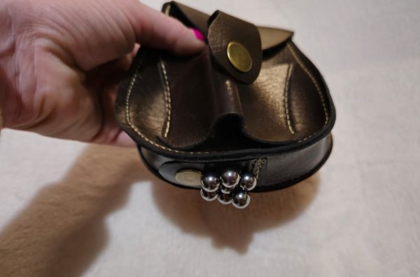 Slingshot bag with ammo storage - Image 3