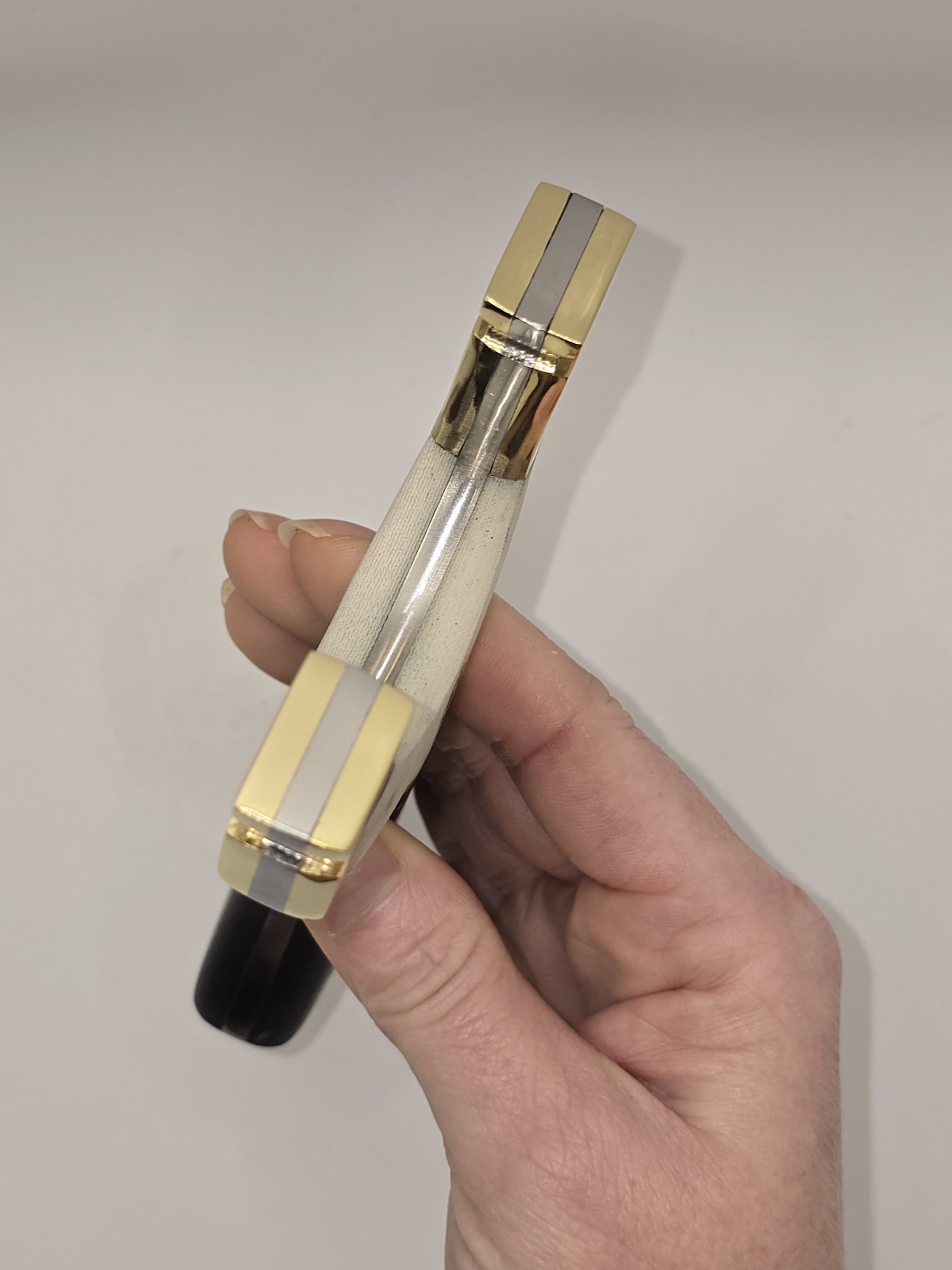 🦌 Catty Precision Stalker – Cream & Black Micarta (OTT) - Image 4