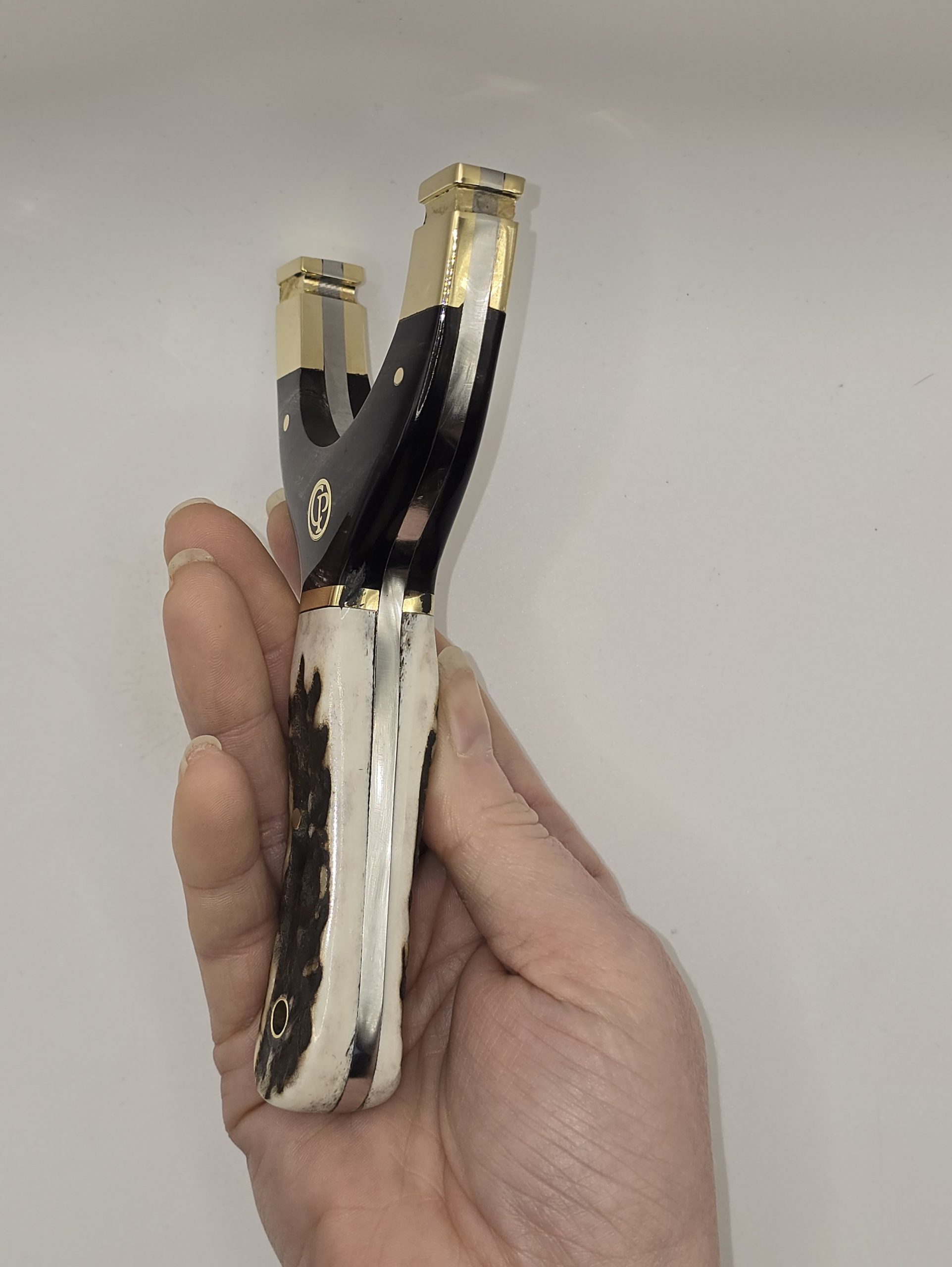 ✅ Catty Precision Hunter – Black Buffalo Horn & Deer Antler OTT Slingshot - Image 4