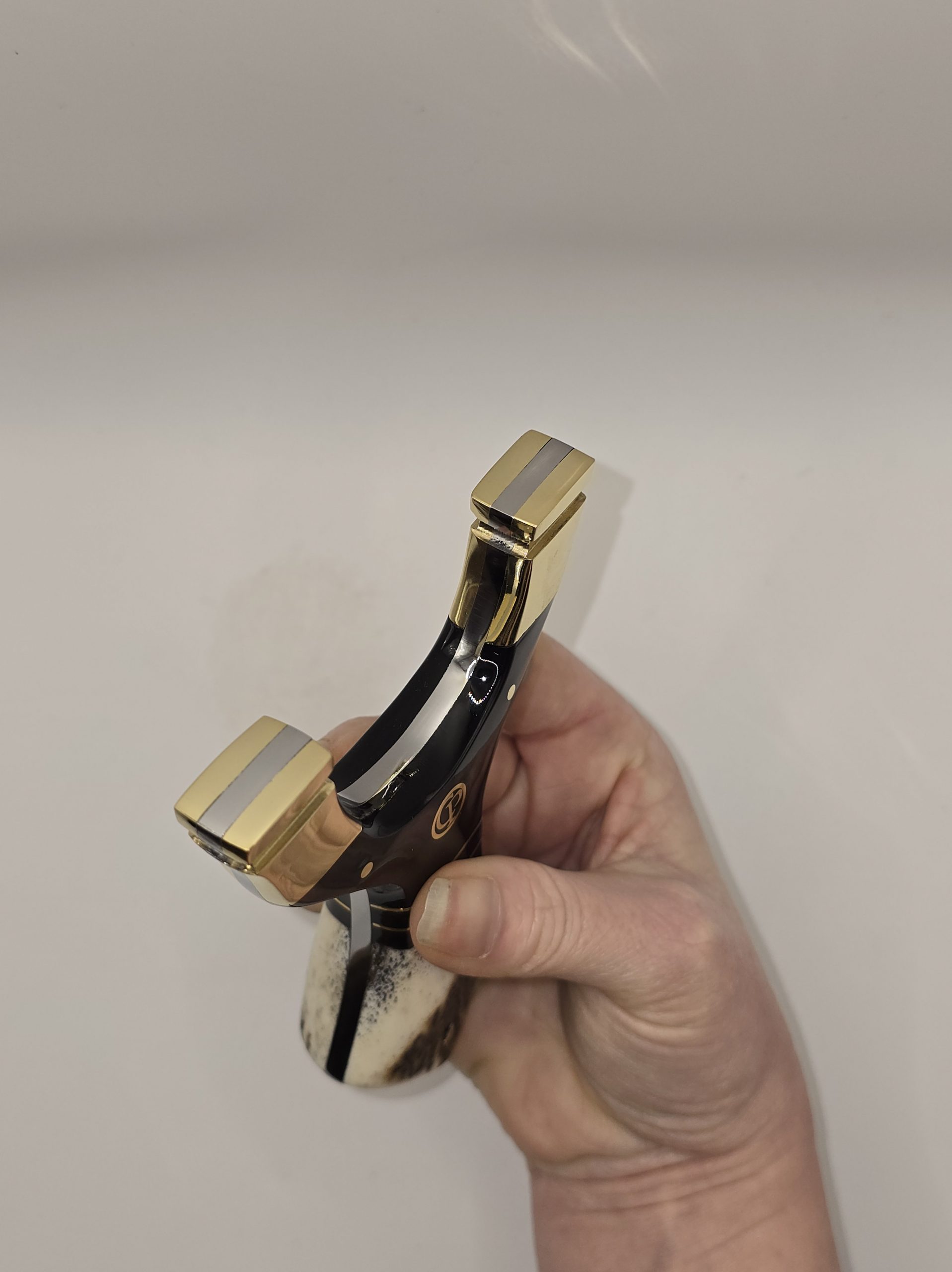 🎯 Catty Precision Predator – Black Resin & Deer Antler Hybrid OTT Hunting Slingshot - Image 4