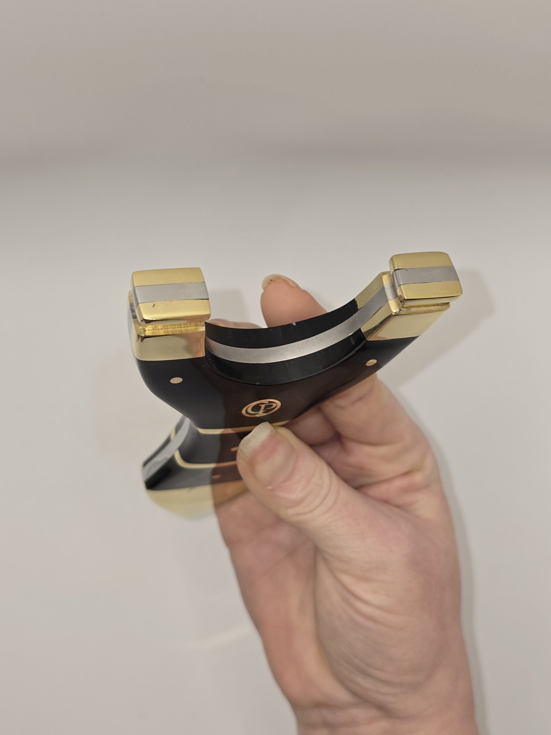 ⚡ Catty Precision Vanguard – Black Resin and Brass OTT Slingshot - Image 3