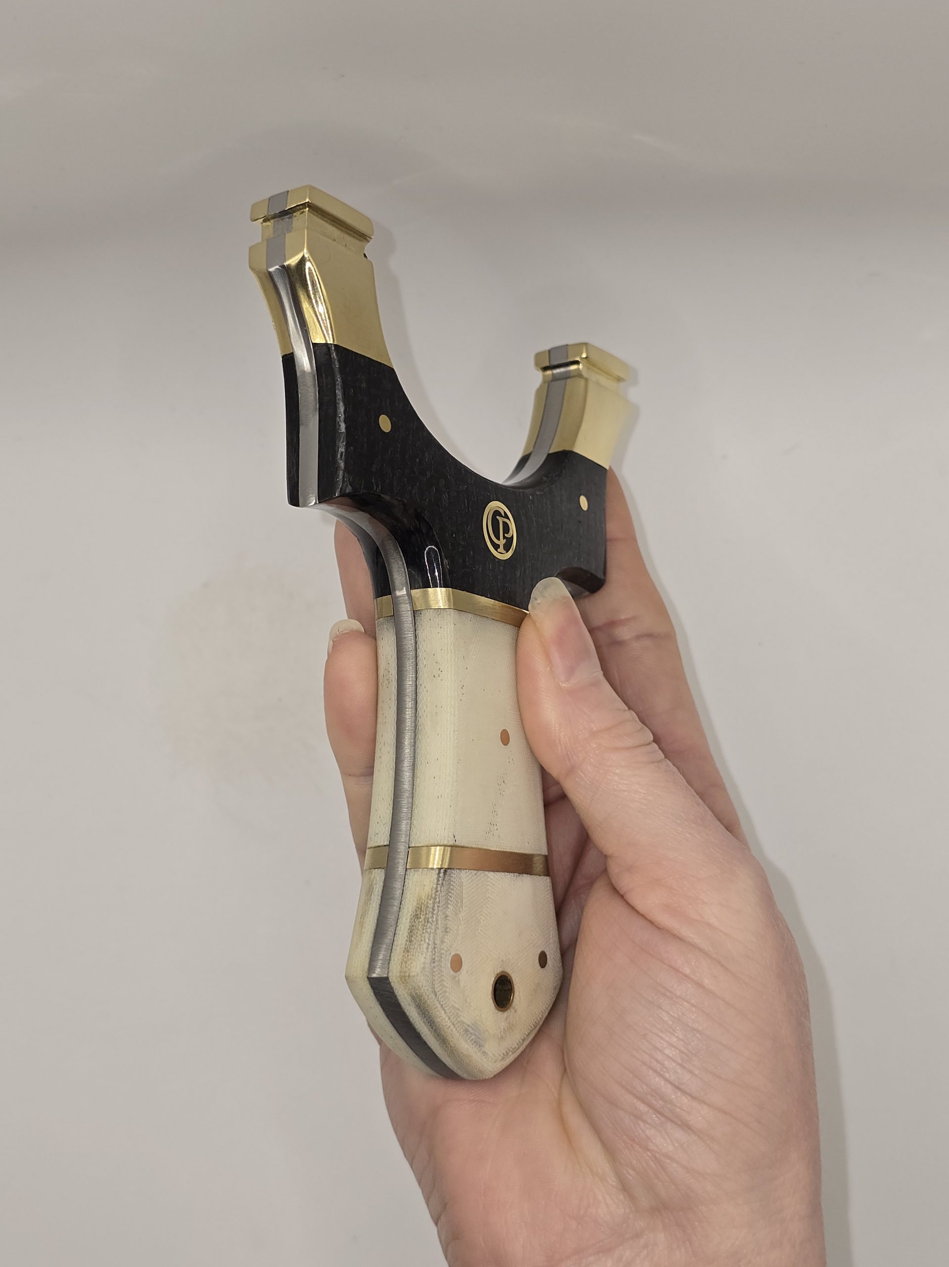 🛡️ Catty Precision Sentinel Elite – Cream Micarta & Black Wood Hunting Slingshot with Brass Tips - Image 2