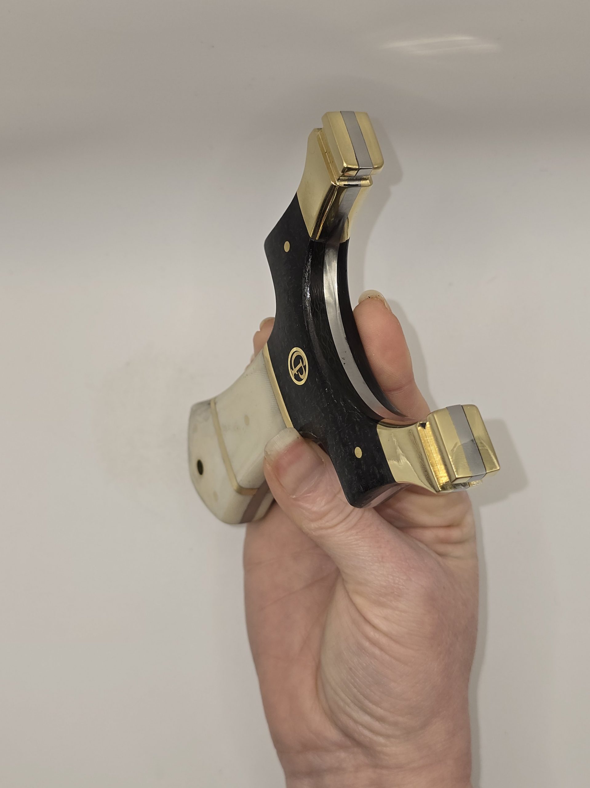🛡️ Catty Precision Sentinel Elite – Cream Micarta & Black Wood Hunting Slingshot with Brass Tips - Image 3